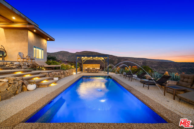 10715 Yerba Buena Road, Malibu CA: https://media.crmls.org/mediaz/59efdd88-10e7-41df-9740-279635865370.jpg