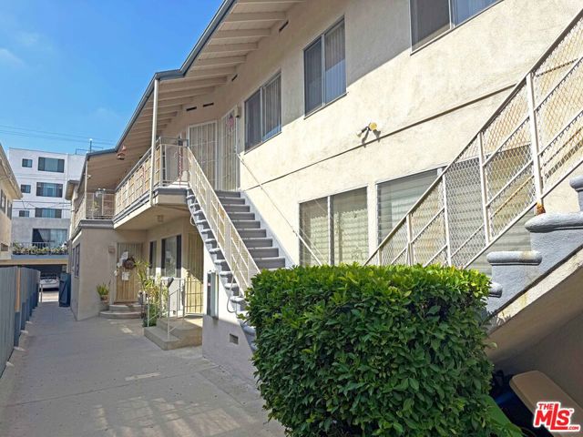 3739 Mentone Avenue photo 3