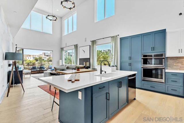 2460 Community Lane, San Diego CA: https://media.crmls.org/mediaz/59f1b255-bf0e-4921-9754-07d22750fe47.jpg