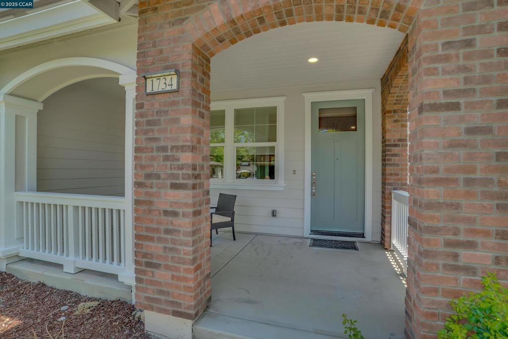 1734 Catalina Ct