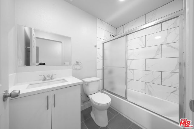 236 W 84th Place, Los Angeles CA: https://media.crmls.org/mediaz/59f1fd6b-2eab-4d8d-9152-7c5ebaa03686.jpg