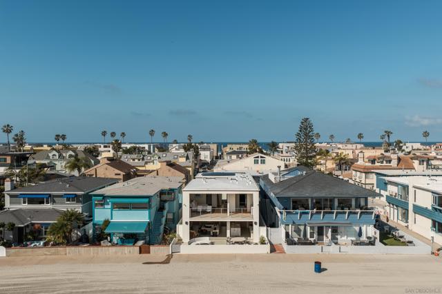 2841 Bayside Walk, San Diego CA: https://media.crmls.org/mediaz/59f3d1af-8d92-4937-84e7-babc6ab26de3.jpg