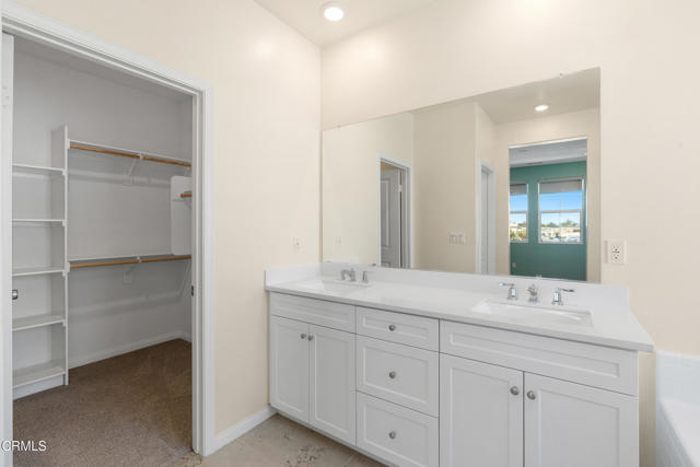Detail Gallery Image 10 of 22 For 528 Tibbetts St, Santa Paula,  CA 93060 - 3 Beds | 3 Baths