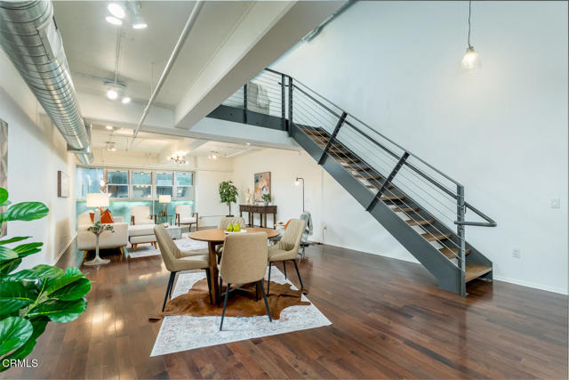 510 S Hewitt Street, Los Angeles CA: https://media.crmls.org/mediaz/59f517a1-3e7b-4b9f-a924-f45682fe578c.jpg