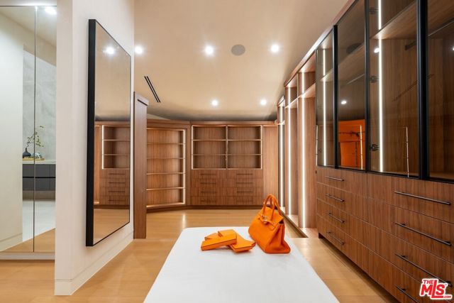 Image 22 of 43 For 19378 Lemmer Drive