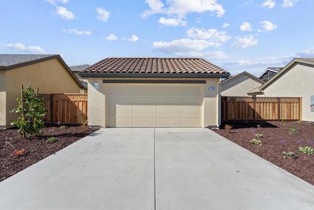 772 Livingston Avenue, King City CA: https://media.crmls.org/mediaz/59f5dd29-3852-44cf-a123-fa6aa039d773.jpg