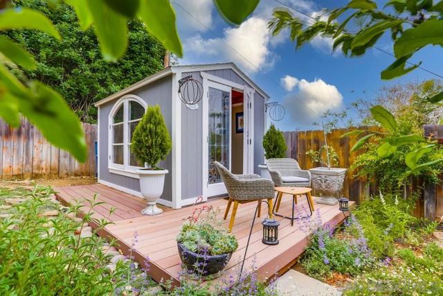 2293 Alta Vista Drive, Vista CA: https://media.crmls.org/mediaz/59f6361e-2074-4481-9b4d-cfaeacd94498.jpg