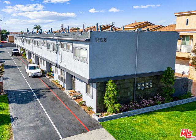12128 Imperial Highway, Norwalk CA: https://media.crmls.org/mediaz/59f6e127-989a-4605-862f-7b2d447b3eca.jpg