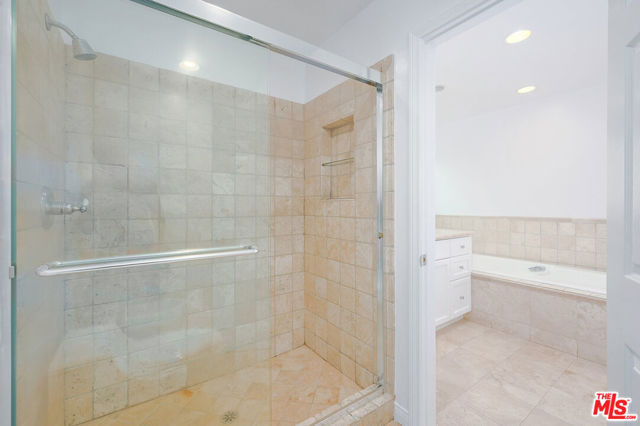 4250 Via Dolce, Marina del Rey CA: https://media.crmls.org/mediaz/59f73445-5d04-4809-8880-e155763e102f.jpg