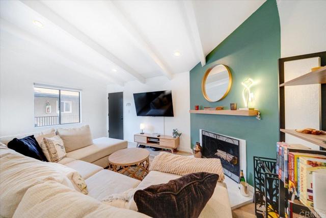 Detail Gallery Image 5 of 30 For 4219 44th St #4,  San Diego,  CA 92115 - 2 Beds | 2 Baths