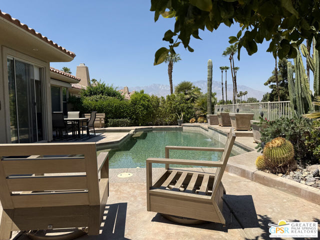 154 Kavenish Drive, Rancho Mirage CA: https://media.crmls.org/mediaz/59f7cb71-9b51-45a3-84f6-568e8403dcc5.jpg