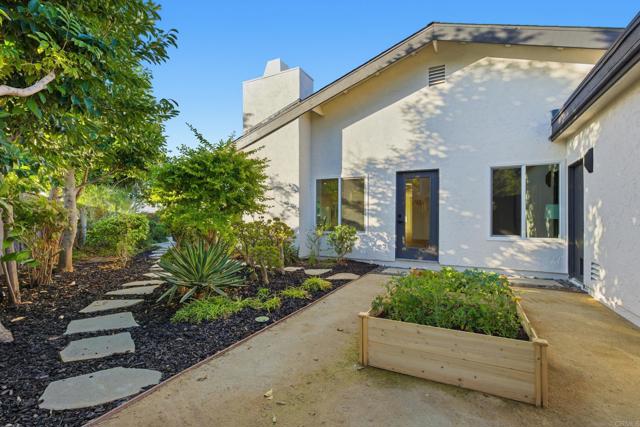 Detail Gallery Image 18 of 54 For 2830 Esturion Pl, Carlsbad,  CA 92009 - 4 Beds | 2/1 Baths