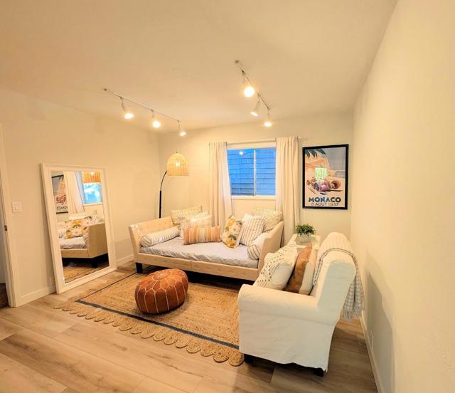 319 McCormick Avenue, Capitola CA: https://media.crmls.org/mediaz/59f8728f-7c59-427e-af62-2d2b5bfed7bb.jpg