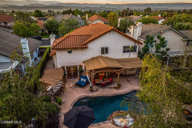 12208 Cherry Grove Street, Moorpark CA: https://media.crmls.org/mediaz/59f8aa04-6491-48ea-a917-57f53e8eed1f.jpg