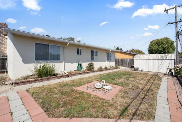 582 E Alvin Drive, Salinas CA: https://media.crmls.org/mediaz/59f916af-e357-460e-9b03-d9ef0a9de59b.jpg
