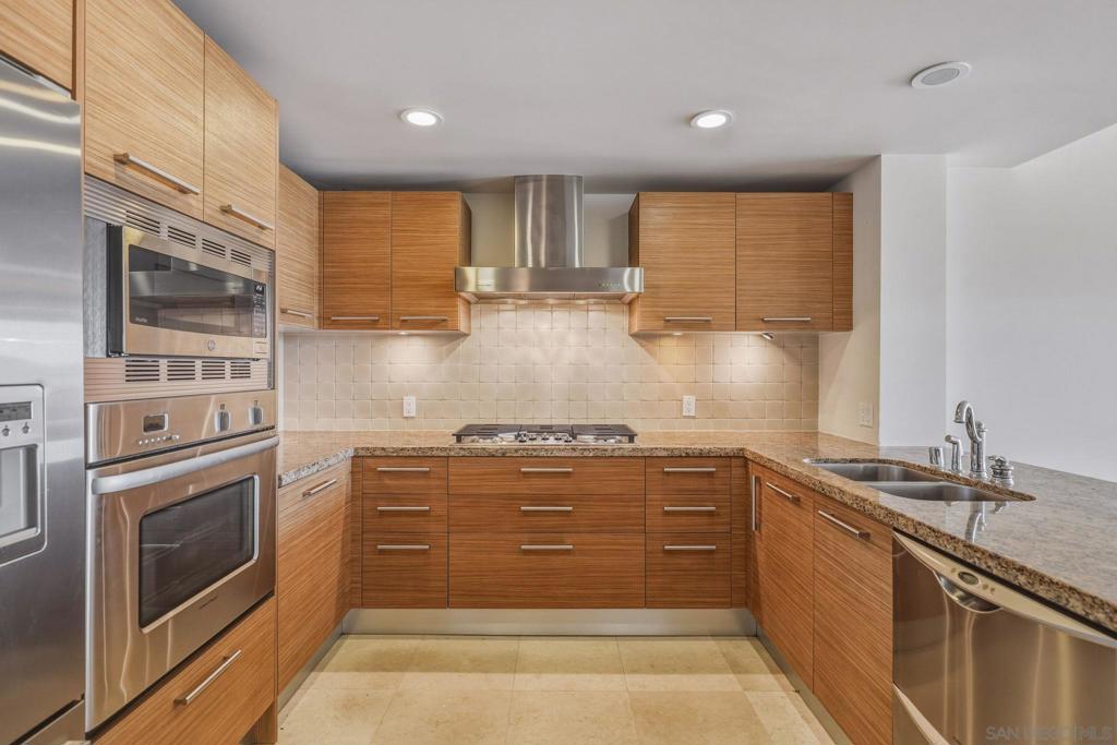 1431 Pacific Highway - photo 10