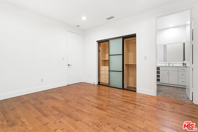 4510 Tyrone Avenue, Sherman Oaks CA: https://media.crmls.org/mediaz/59fa2a2f-9031-4626-be06-9b0c48910b9a.jpg