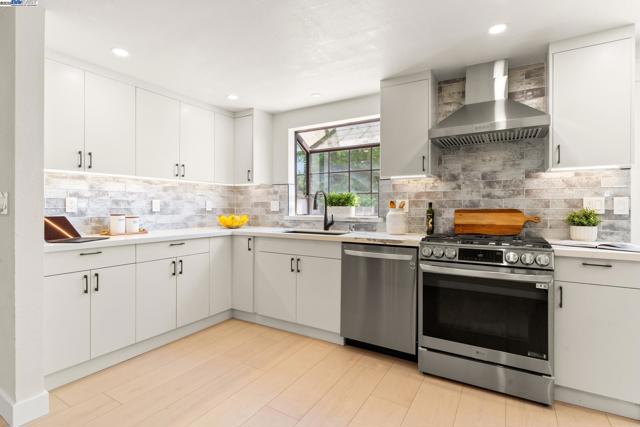 37807 Lobelia Dr, Newark CA: https://media.crmls.org/mediaz/59fa57b8-22cb-4990-a08d-878939745dad.jpg