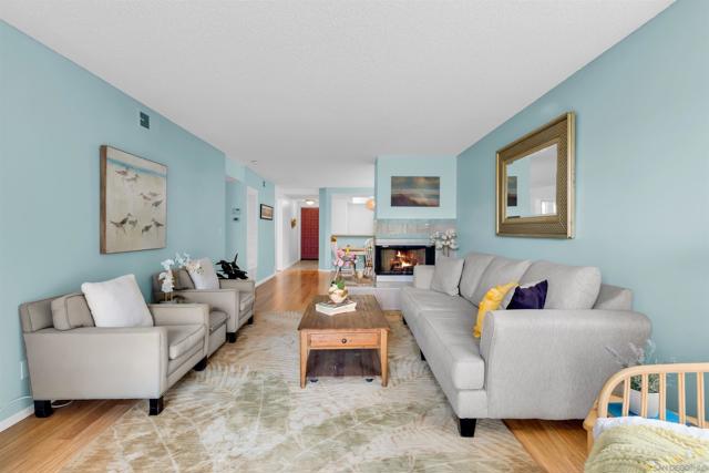 3130 Avenida de Portugal 101, San Diego CA: https://media.crmls.org/mediaz/59fabe2c-cb38-4fcb-bc10-85ee6782009e.jpg