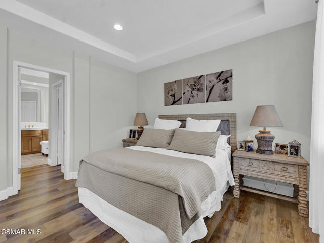 3865 Briar Ridge Court, Newbury Park CA: https://media.crmls.org/mediaz/59fadaf0-4f11-44e9-9fd6-0c7da2c1238b.jpg