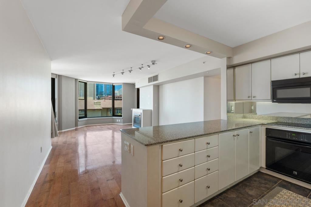 500 Harbor Dr. - photo 2