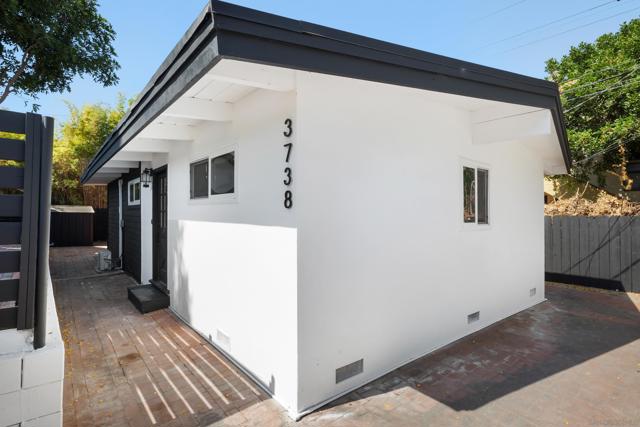 3736 38 Louisiana St, San Diego CA: https://media.crmls.org/mediaz/59fb0683-8f61-442c-aa92-0ed55aa8b9a0.jpg