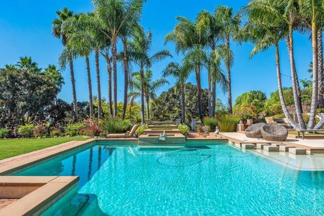 7345 Vista Rancho Ct, Rancho Santa Fe CA: https://media.crmls.org/mediaz/59fb0c6a-6dde-420b-a2b2-f662fc1a04e7.jpg
