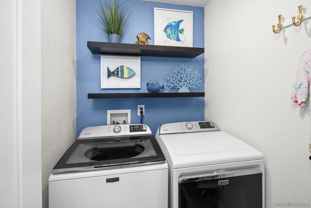 3458 Voyager Cir, San Diego CA: https://media.crmls.org/mediaz/59fb117d-c45d-4f7c-b023-a1a7159b1cc1.jpg