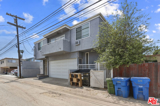 2638 S Barrington Avenue, Los Angeles CA: https://media.crmls.org/mediaz/59fb1a7a-8c99-49c4-9b24-ee8929000d48.jpg