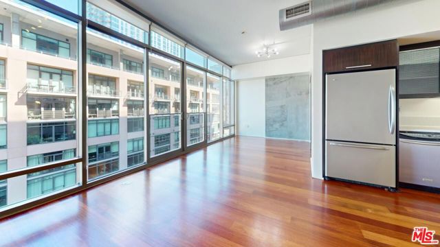 1100 Hope Street, Los Angeles, California 90015, 1 Bedroom Bedrooms, ,1 BathroomBathrooms,Condominium,For Sale,Hope,24402485