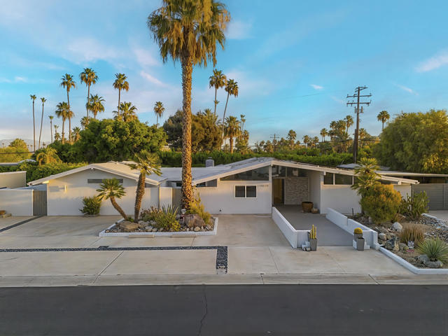 1890 S Navajo Drive, Palm Springs, CA 92264