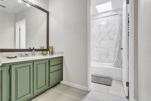 2380 Cabrillo Dr, Hayward CA: https://media.crmls.org/mediaz/59fdb9e6-41d6-4018-a8ca-71a5363ecf52.jpg