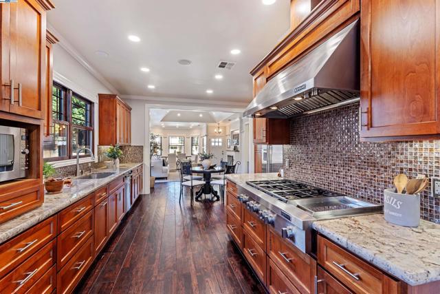 4463 Pleasanton Ave, Pleasanton CA: https://media.crmls.org/mediaz/59fddedd-c2fc-4f71-b638-7e8cabaf2889.jpg