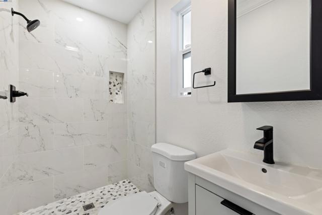 1692 Maryland St, Redwood City CA: https://media.crmls.org/mediaz/59fe29b5-72aa-4ec7-95a0-7ee56ef4f320.jpg