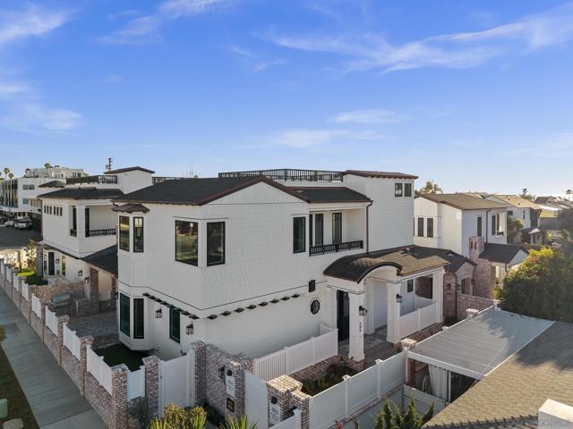 464 Westbourne St, San Diego CA: https://media.crmls.org/mediaz/59ff4966-f338-4d5f-be90-f78c096cd344.jpg