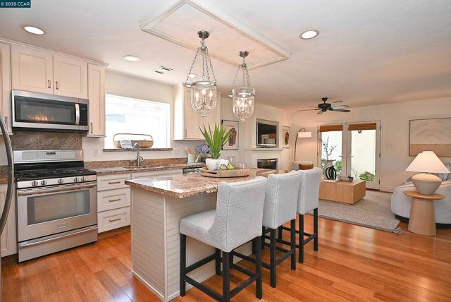 1250 Saint Louis Drive, Concord CA: https://media.crmls.org/mediaz/59ffd783-231e-43ba-80ca-548619caed20.jpg