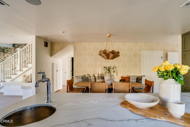 5163 Highland View Avenue, Los Angeles CA: https://media.crmls.org/mediaz/59fff50c-80d9-44f4-9a1a-d3fe51cb6eff.jpg