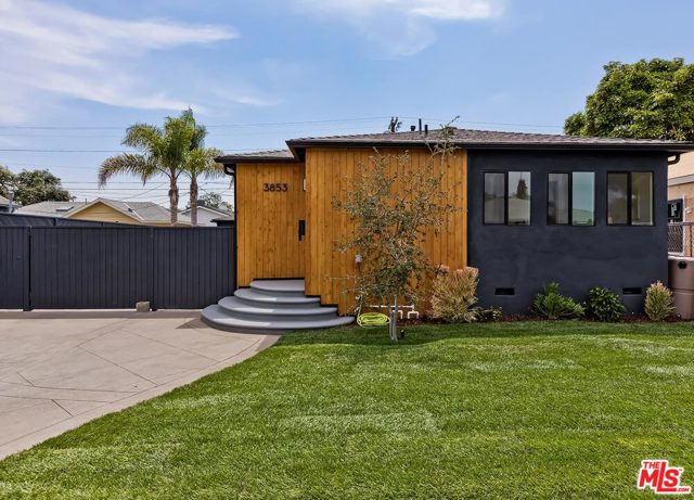 3853 Berryman Ave, Los Angeles, CA 90066