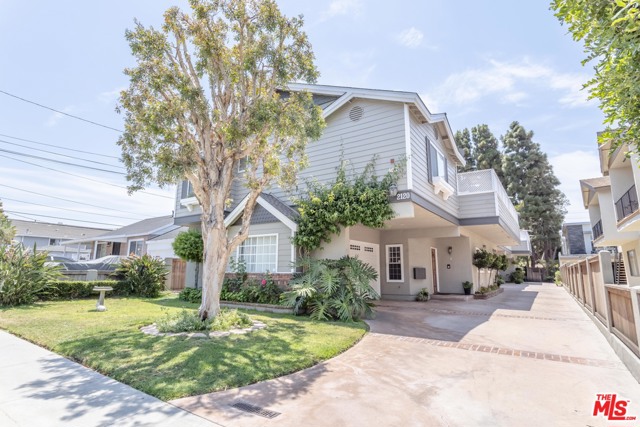 2120 Rockefeller Lane, Redondo Beach, California 90278, 3 Bedrooms Bedrooms, ,3 BathroomsBathrooms,Residential,Sold,Rockefeller,21749870