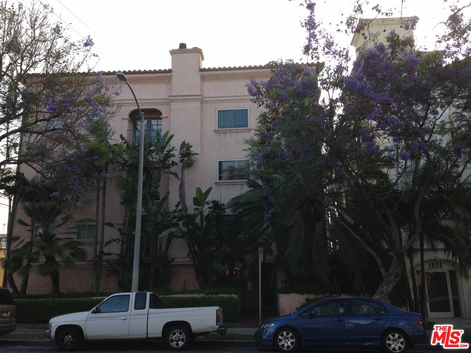 1818 Greenfield Avenue, Los Angeles, CA 90025