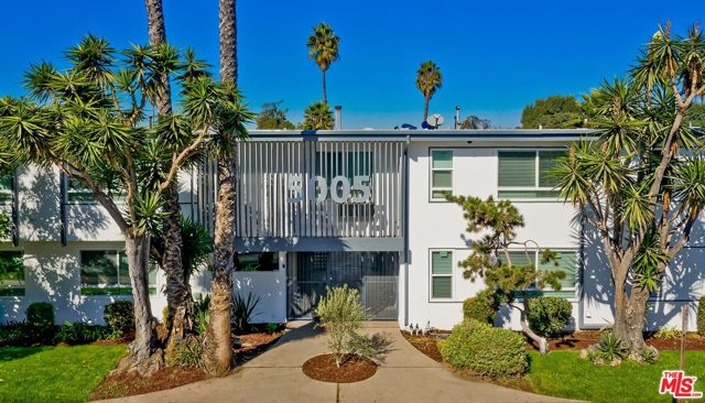 5005 August Street Los Angeles, California $220,000 Price Reduction. Offering Memorandum available in documents. Originally built in 1962, and renovated in 2020, the Palms on August are located at 5005 August Street in the Baldwin Village neighborhood, adjacent to the Culver City submarket. Consisting of 44 units, the apartment complex totals 18,344 square feet of building area on a 24,615 square foot corner lot with alley access. Current ownership has spent $1.4 million renovating and rebranding the property inside and out resulting in a best-in-class asset highlighting the 1960s modernism design. The refreshed styling is highlighted with a new paint scheme, new signage, new windows and new landscaping.