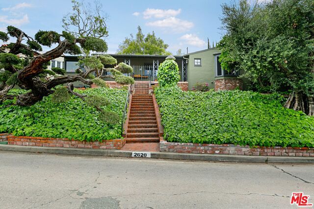 2620 Ivanhoe Dr, Los Angeles, CA 90039