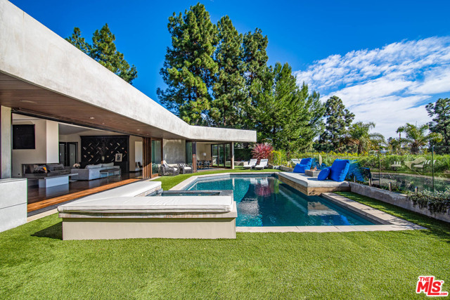 Photo of 1281 LOMA VISTA Drive, Beverly Hills, CA 90210