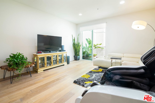 436 S Virgil Ave #614, Los Angeles, CA 90020