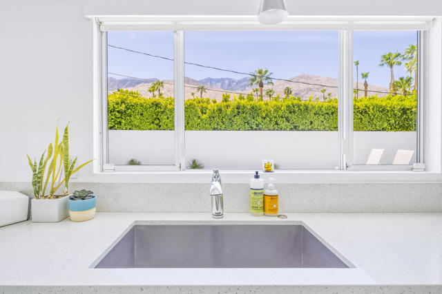 1877 S Navajo Drive, Palm Springs, CA 92264