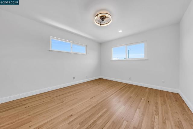 37643 Crocus Ct, Newark CA: https://media.crmls.org/mediaz/5a006693-ab24-46f4-b846-56c4a63c1838.jpg