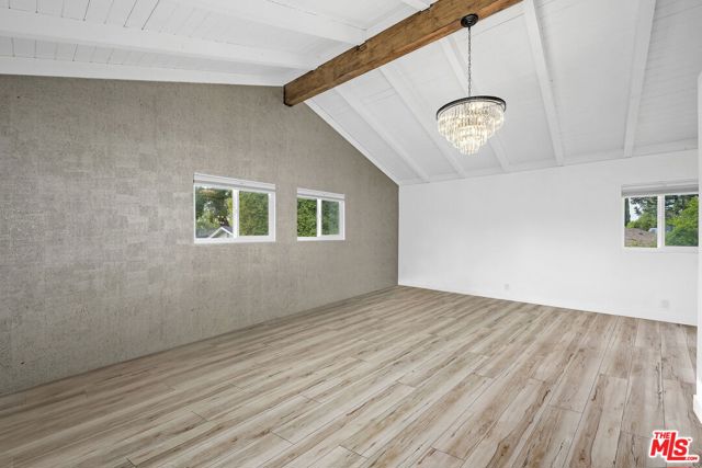5614 Ponce Avenue, Woodland Hills CA: https://media.crmls.org/mediaz/5a00ad8c-0b03-442d-bb2d-2d459519acae.jpg
