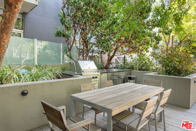 4080 Glencoe Avenue, Marina del Rey CA: https://media.crmls.org/mediaz/5a017ae8-ad88-47f9-9565-3bac8ca206bf.jpg