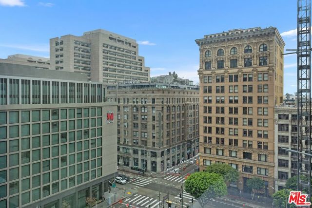 400 S Broadway, Los Angeles CA: https://media.crmls.org/mediaz/5a01c6b7-b548-4c4b-b025-09d8f96df1d4.jpg