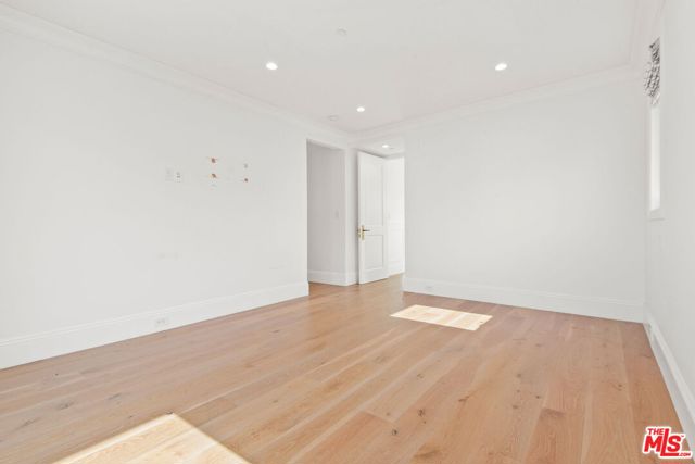 1153 S Clark Drive, Los Angeles CA: https://media.crmls.org/mediaz/5a0241e0-96db-4fdb-acdf-1c2a35b24b0c.jpg